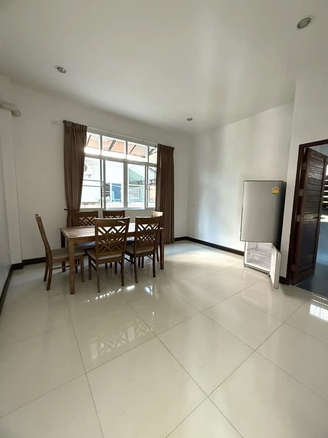 4 Bed House for Rent and Sale in อำเภอเมืองเชียงใหม่ - Image 3
