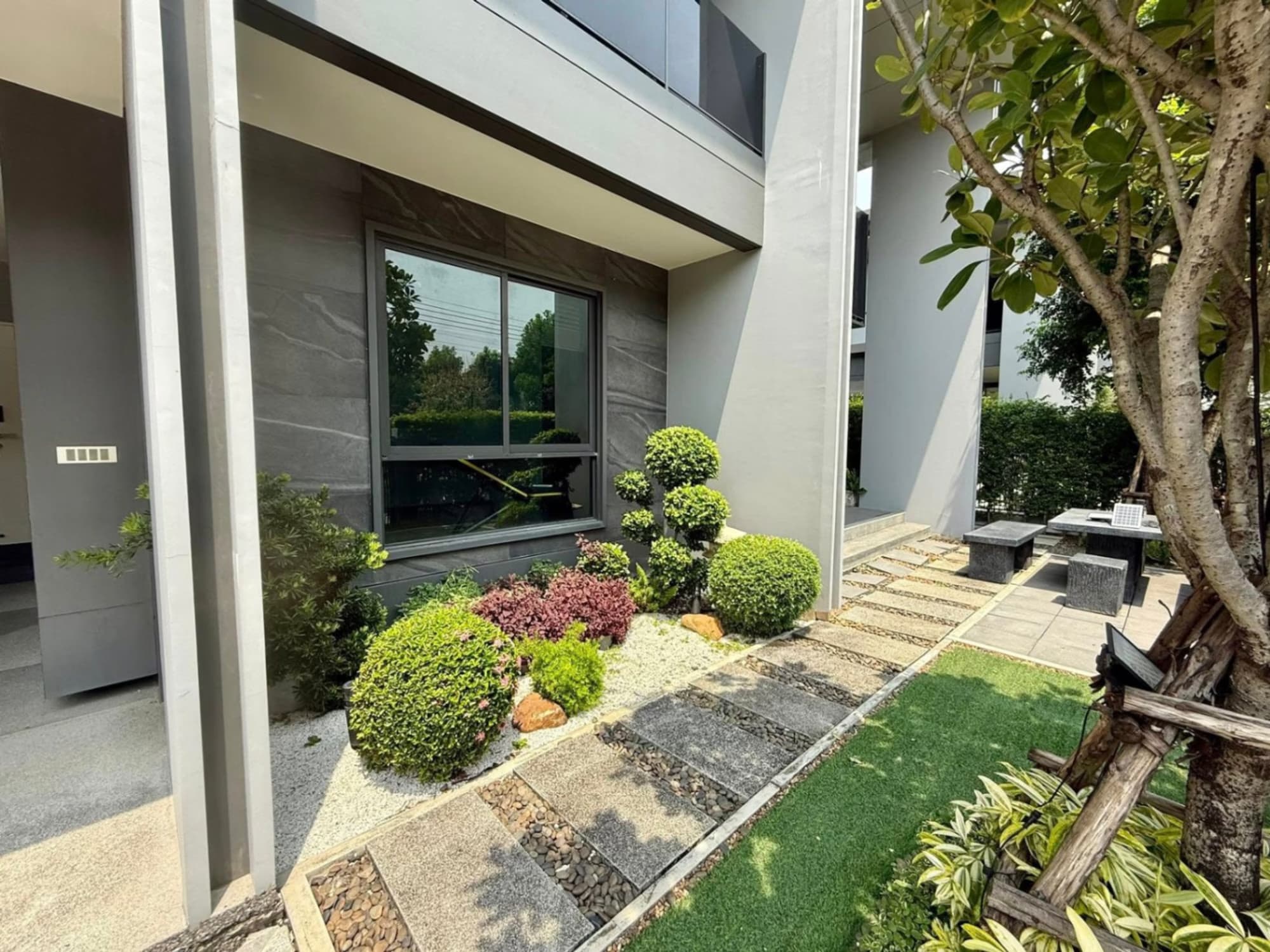 4 Bed House for Rent in Bang Kapi - Image 11