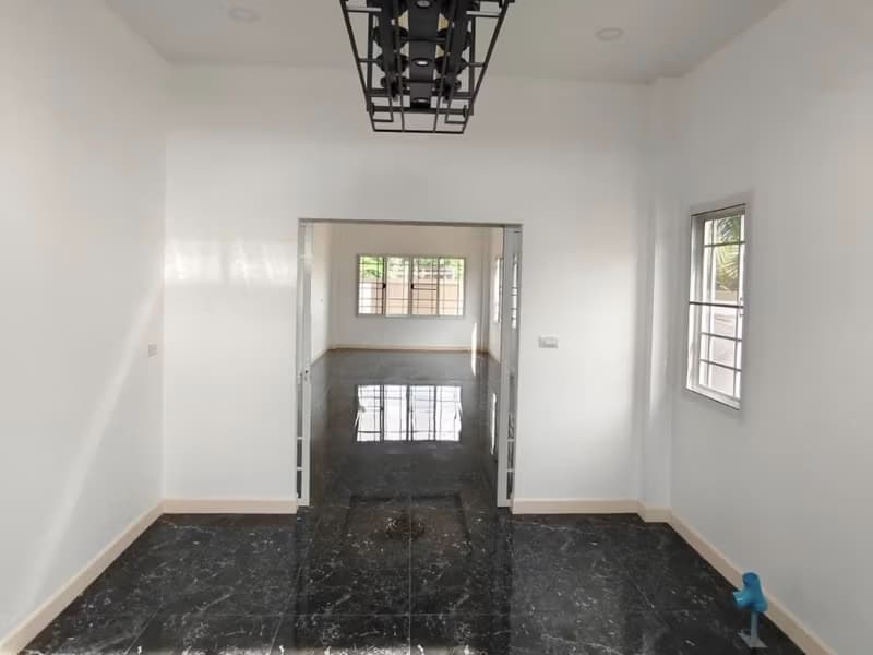 4 Bed House for Sale in Saraphi