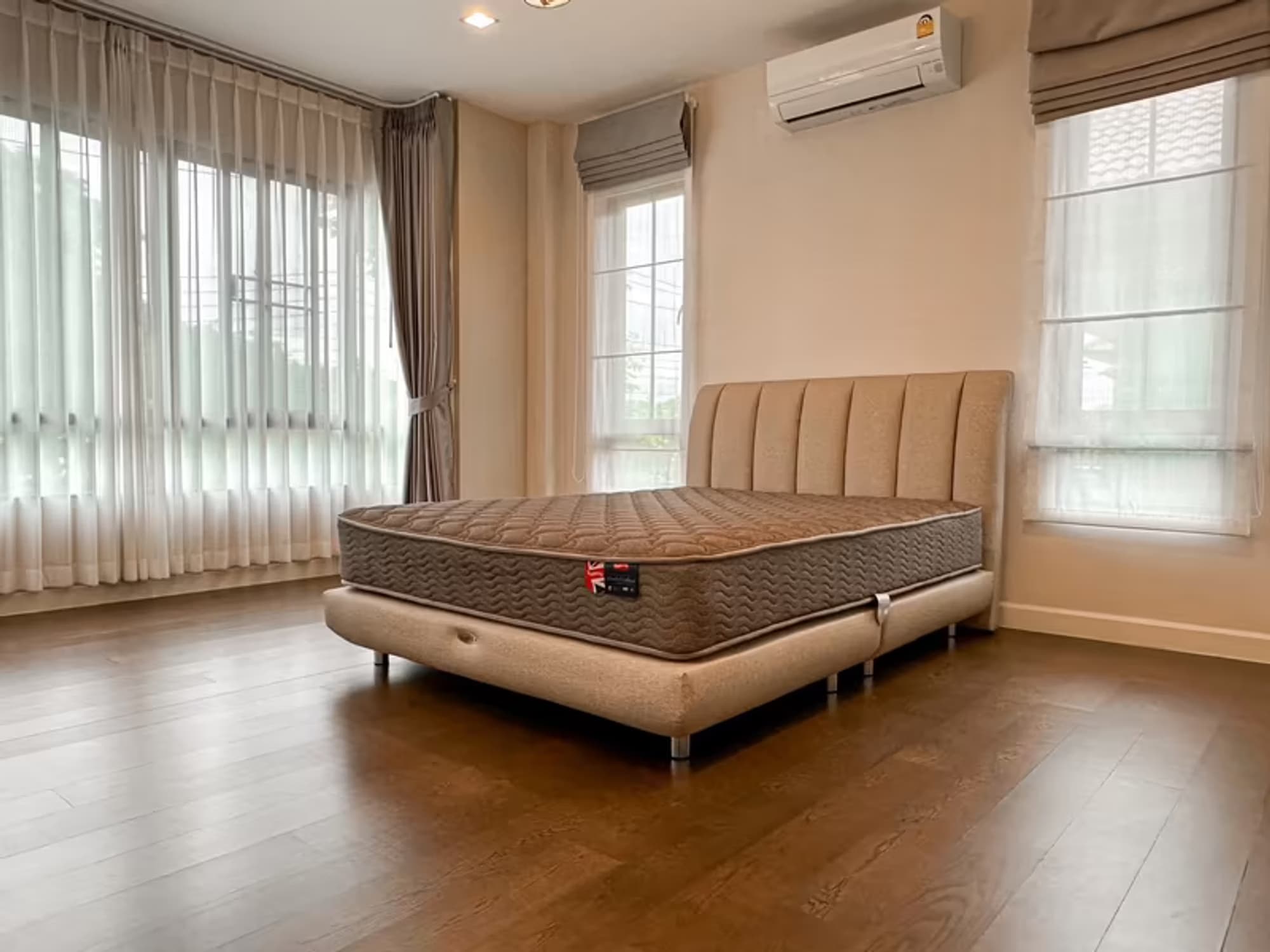 3 Bedroom House - Image 11