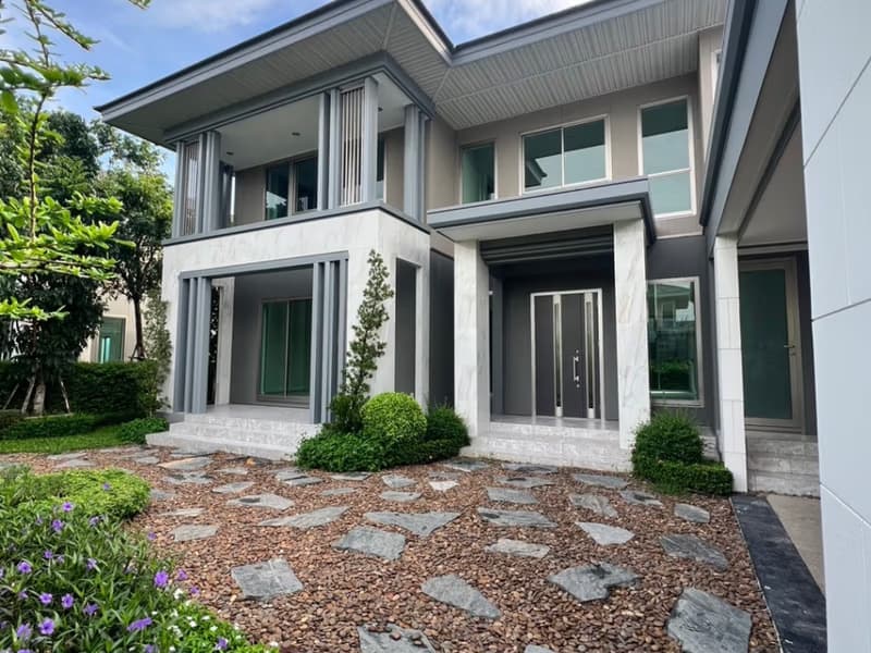 4 Bed House for Sale in Lat Krabang