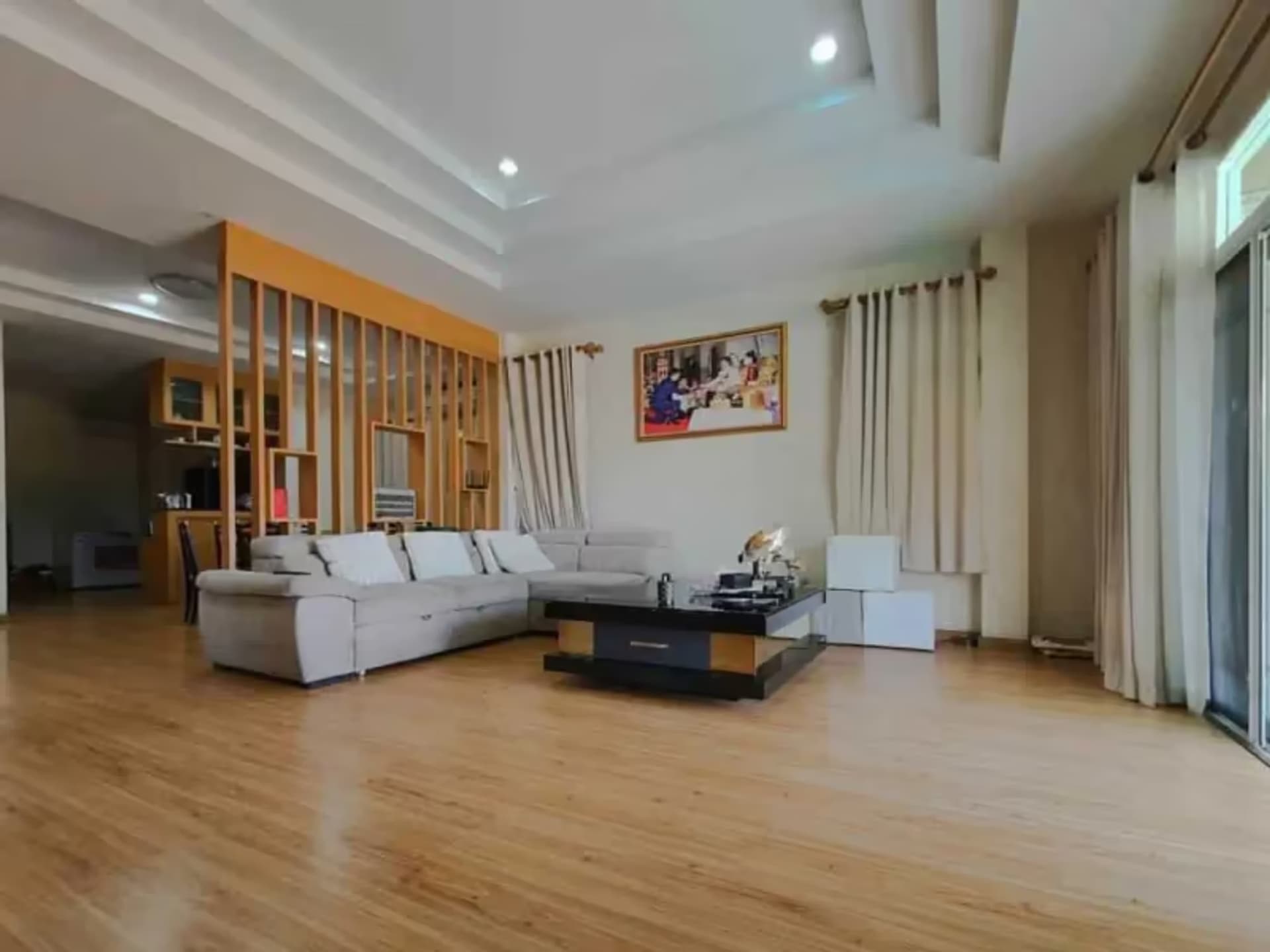 5 Bedroom House - Image 8