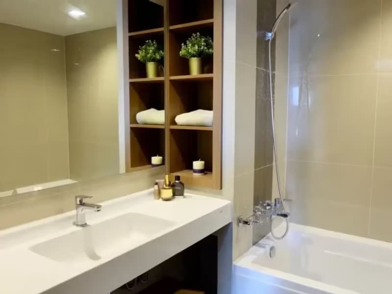 1 Bedroom Condo