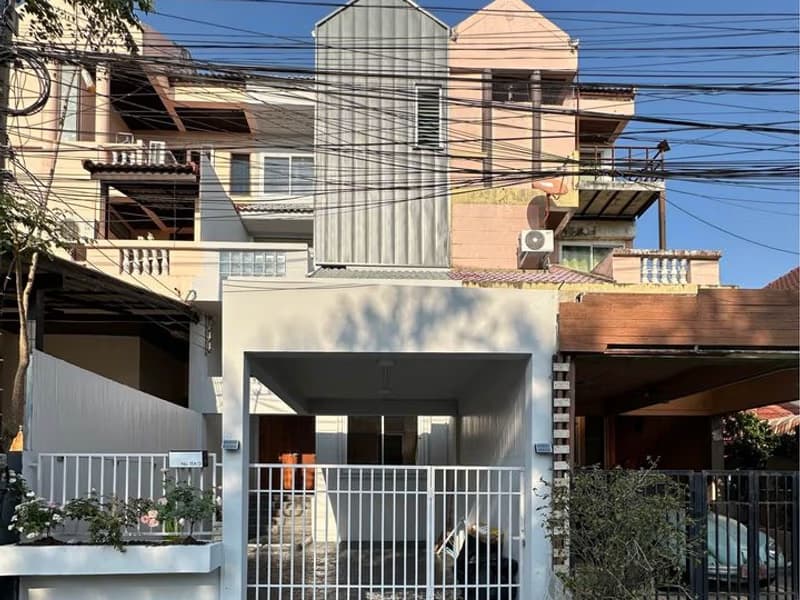 Townhouse for Sale in Suthep, Mueang Chiang Mai