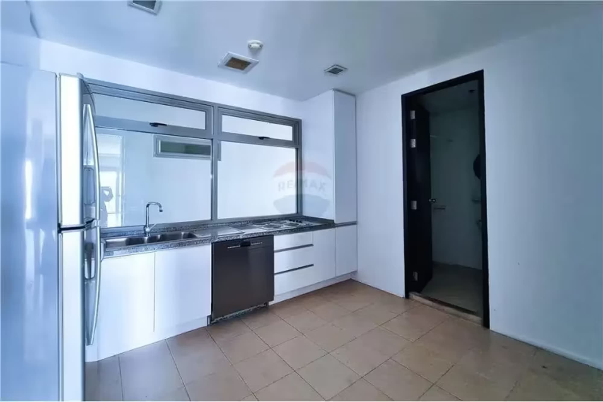 3 Bedroom Condo - Image 7