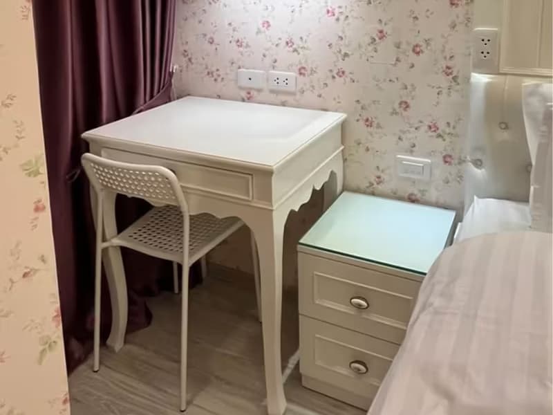 1 Bedroom Condo