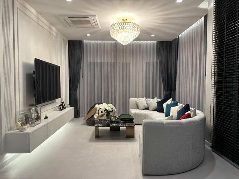 5 Bed House for Rent in Saphan Sung