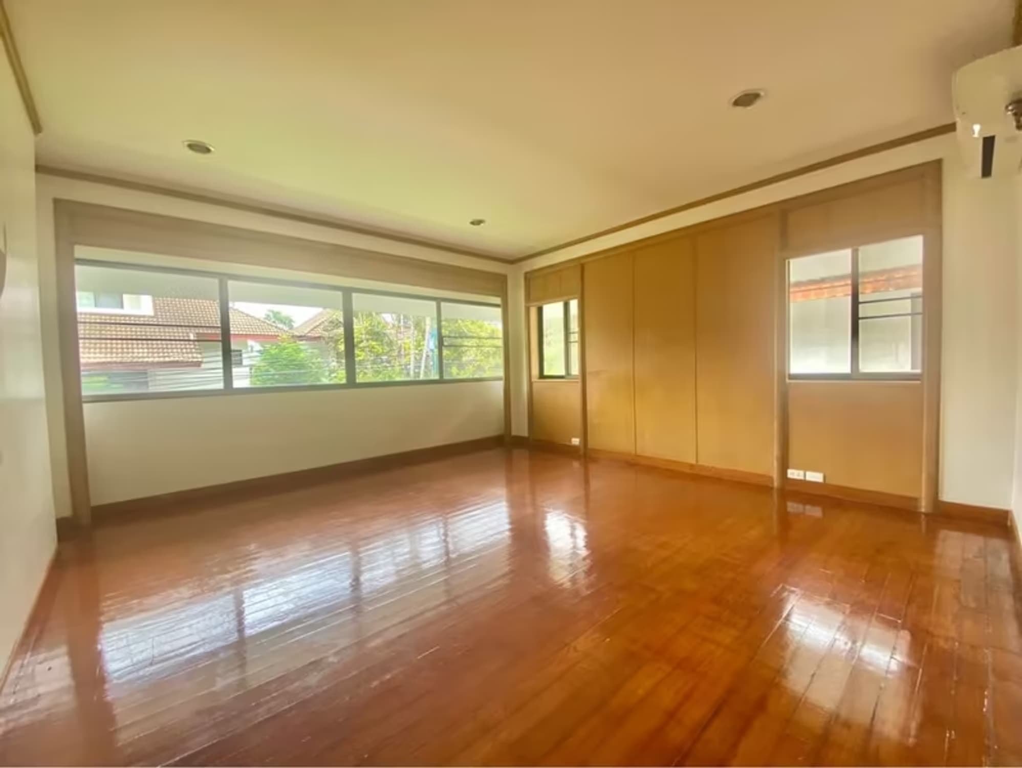 5 Bedroom House - Image 8