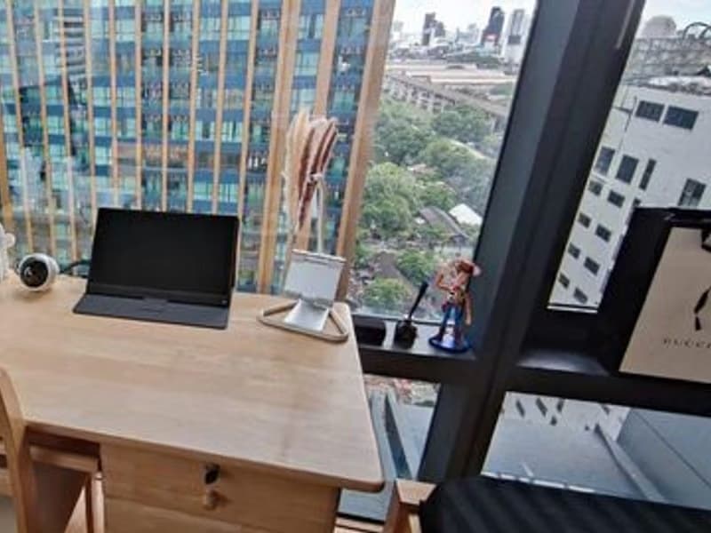 Condo for Rent at Circle Condominium