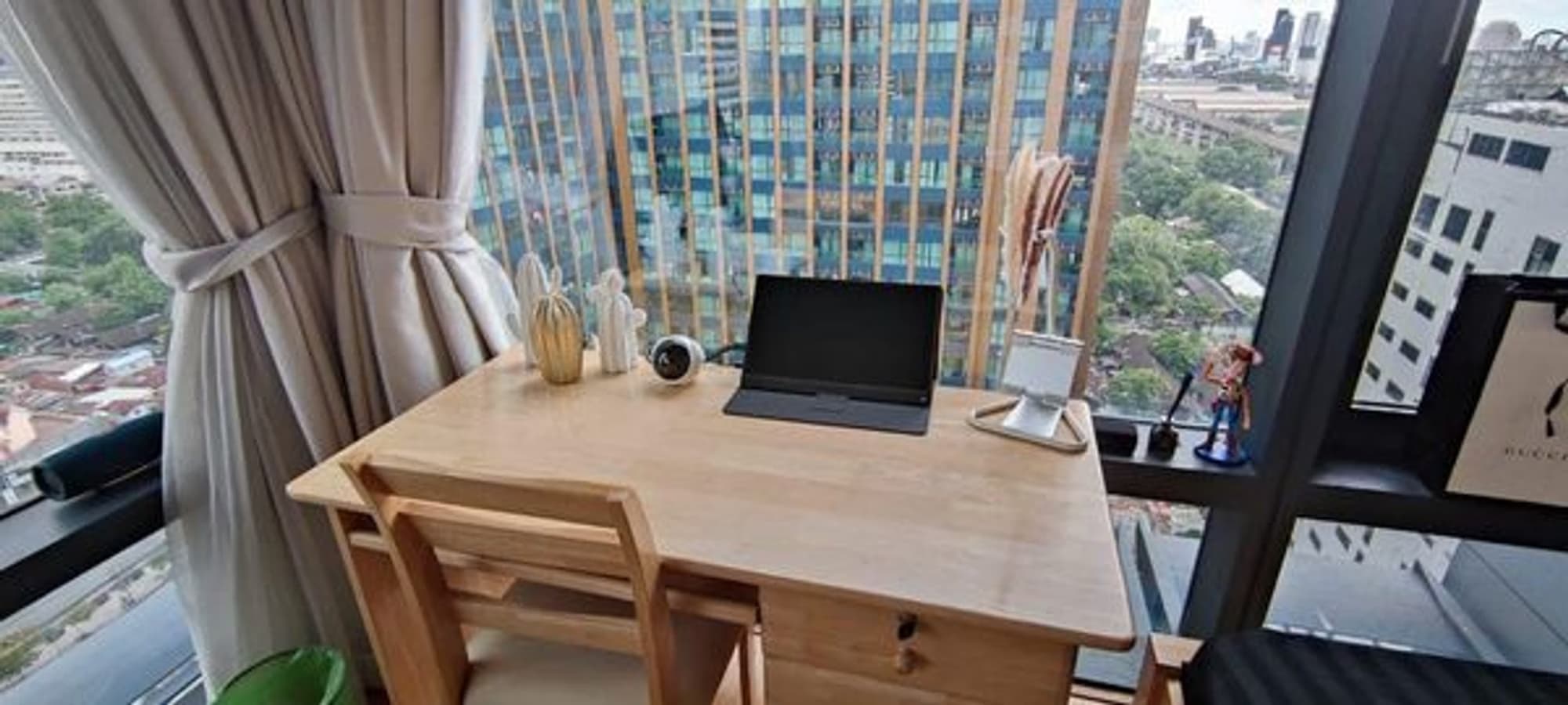 Condo for Rent at Circle Condominium - Image 5