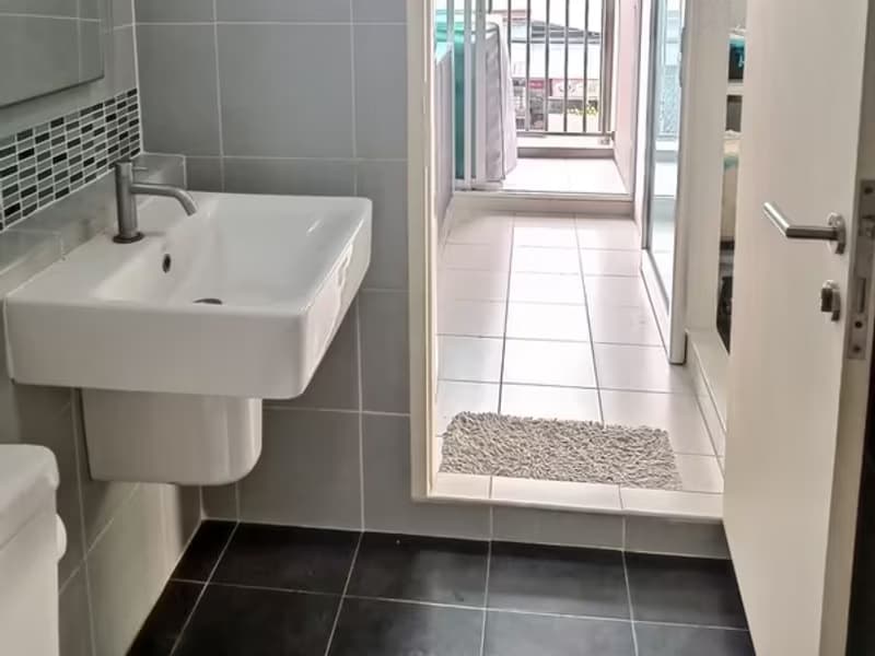 Studio for Sale in Mueang Samut Prakan