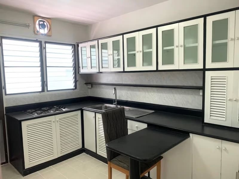 3 Bed Condo for Rent in Watthana