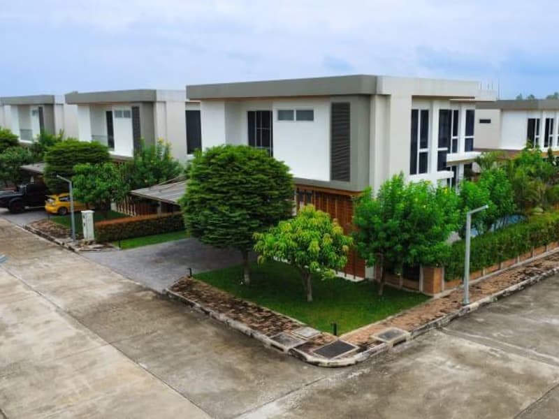 4 Bed House for Rent in San Kamphaeng