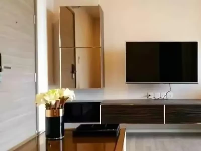 1 Bedroom Condo