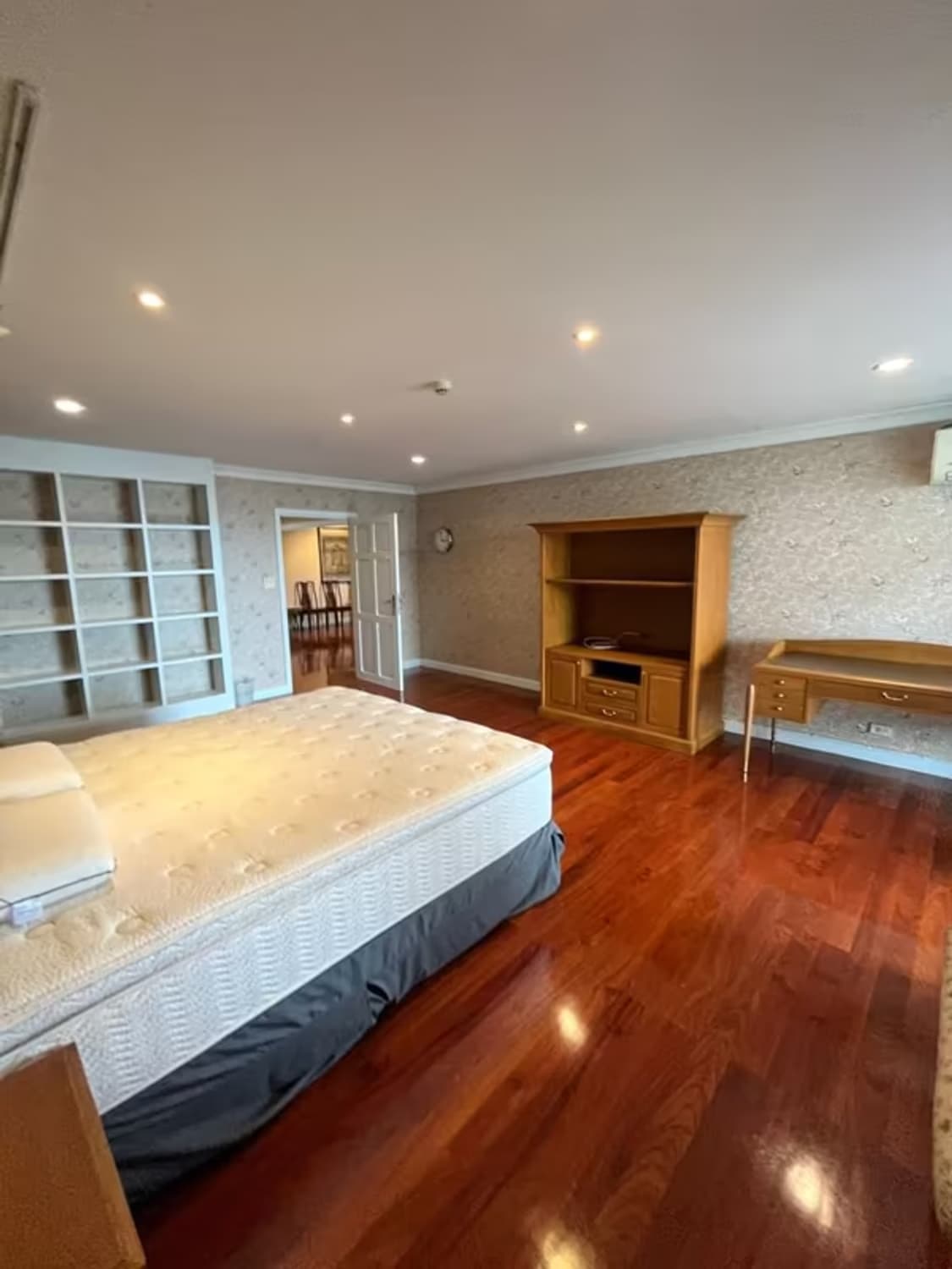  - Image 8