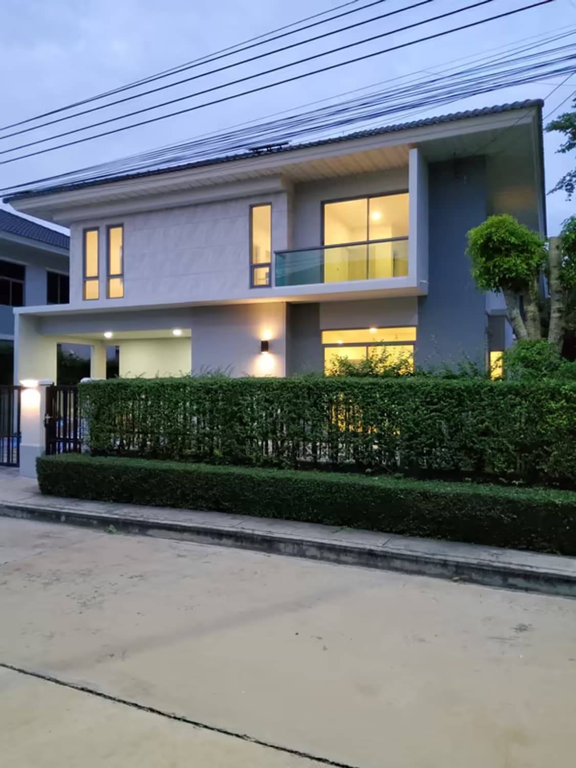 House for Sale at Perfect Place RAMA 9- KrungthepKreetha - Image 1