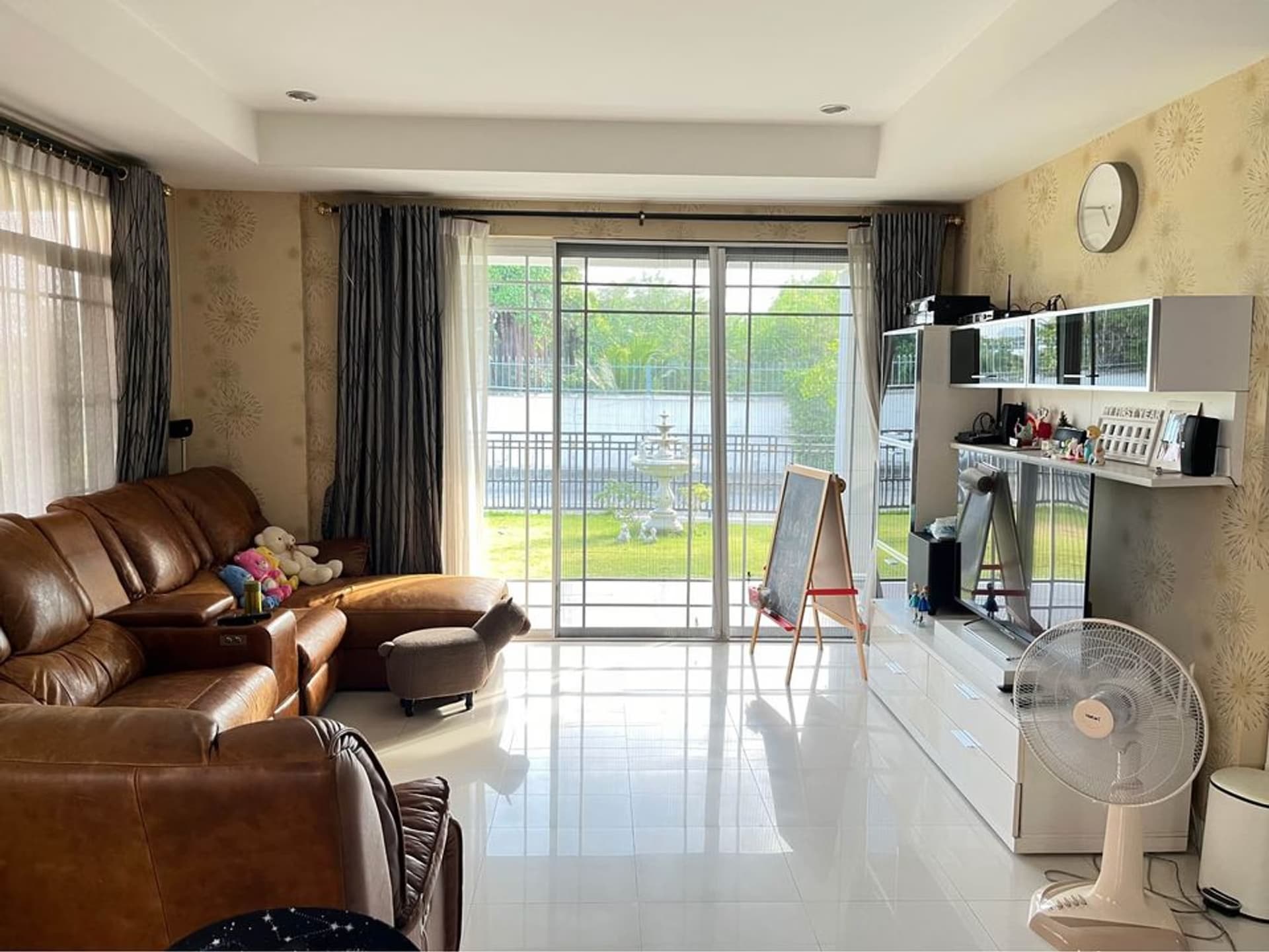 5 Bed House for Sale in Mueang Samut Prakan - Image 9