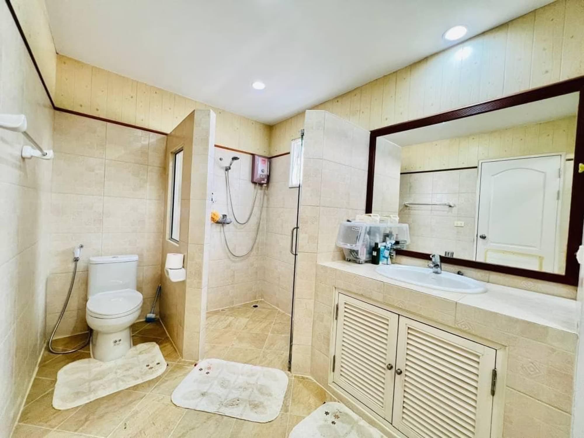 4 Bed House for Rent in Hang Dong - Image 11