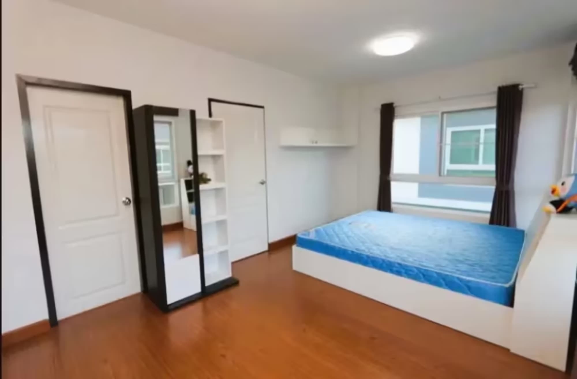 3 Bedroom House - Image 7