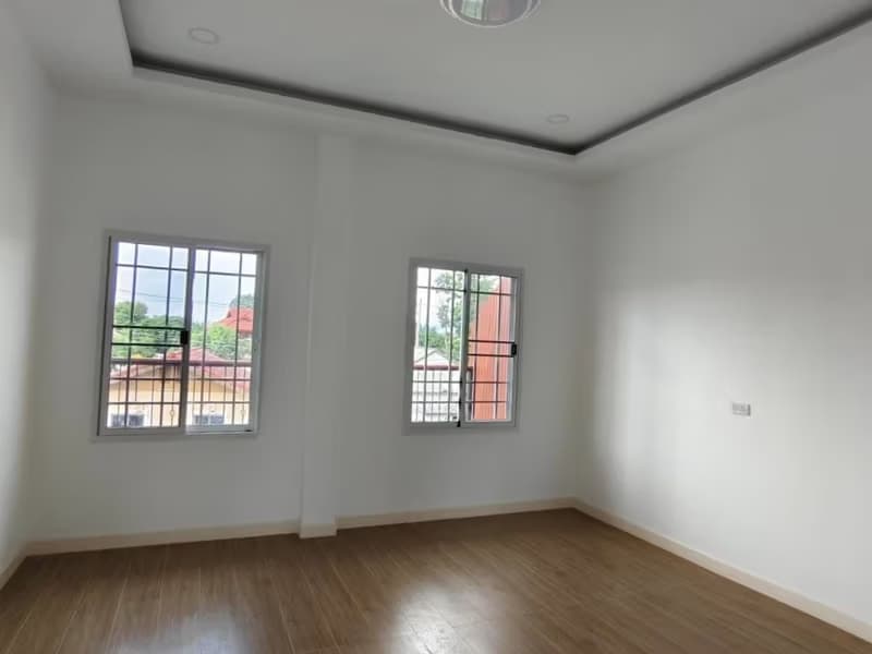 4 Bed House for Sale in Saraphi