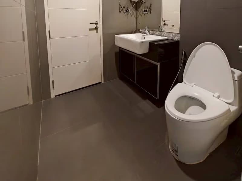 1 Bed Condo for Rent and Sale in Khlong Toei
