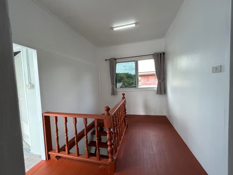 4 Bed House for Rent in Saraphi District
