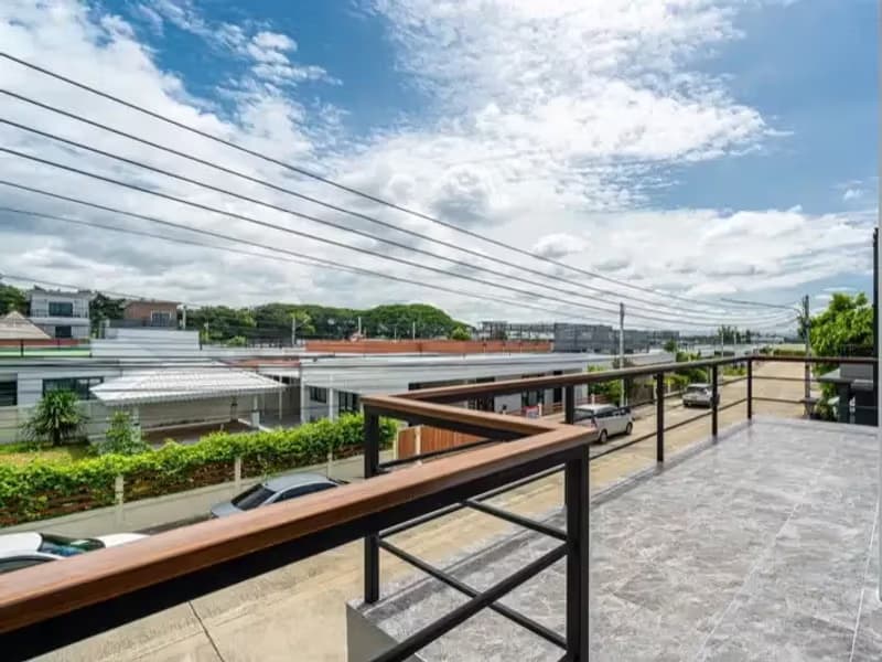 6 Bedroom House for Sale in Suthep