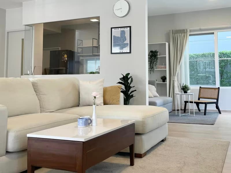 2 Bed House for Rent and Sale in Bang Na