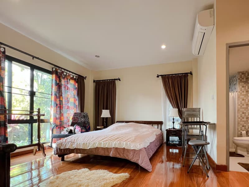 5 Bedroom House