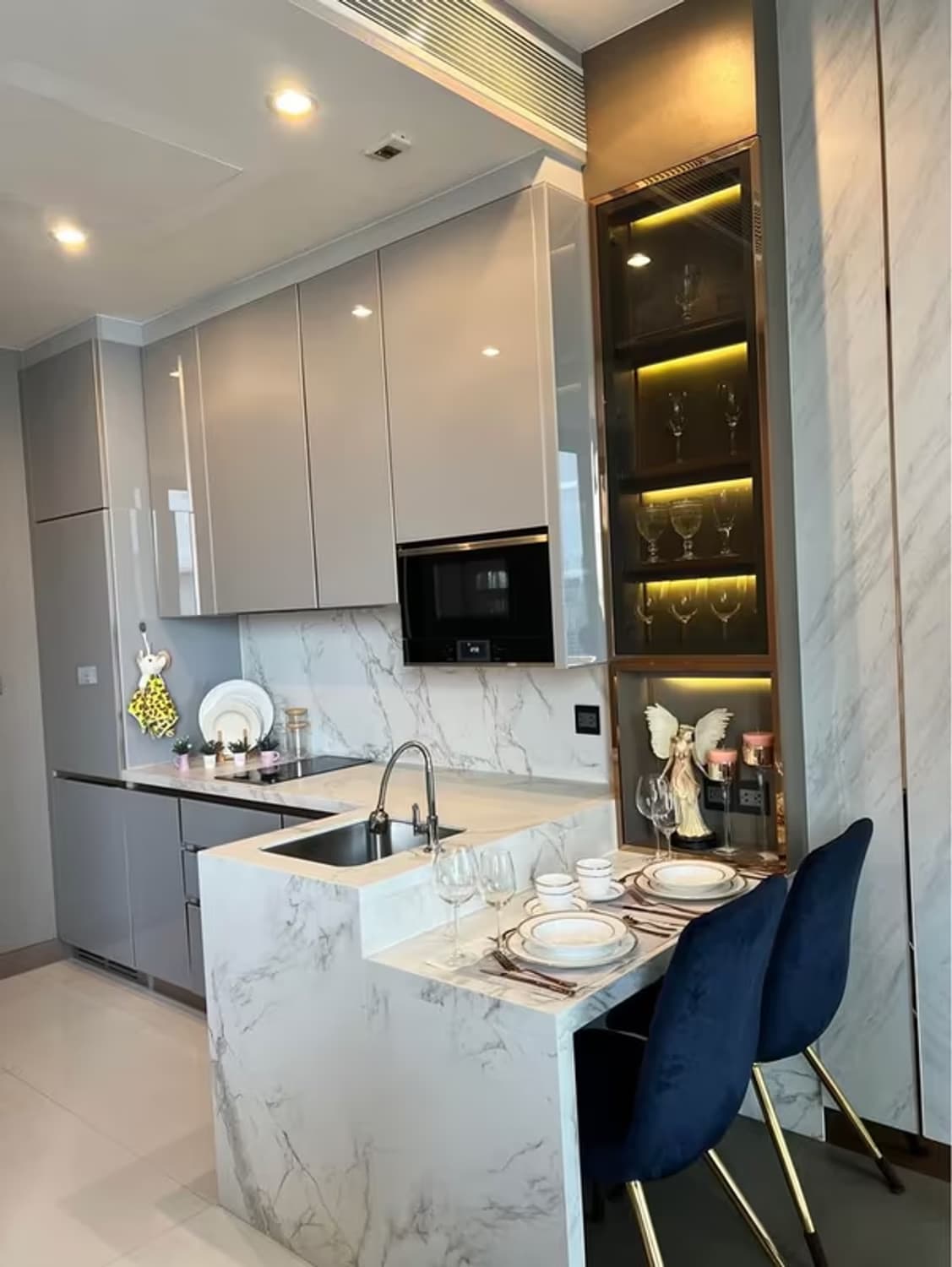 1 Bedroom Condo - Image 8