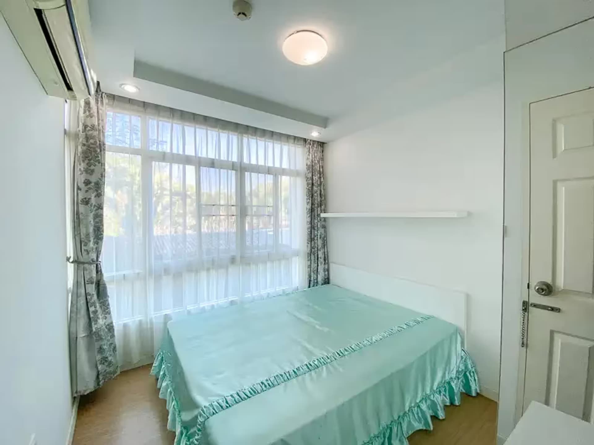 1 Bedroom Condo - Image 9
