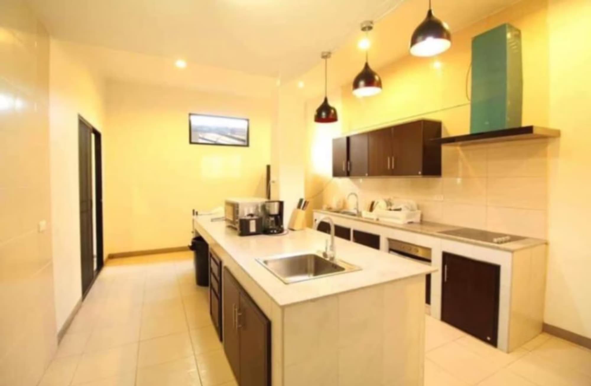 5 Bedroom House - Image 8