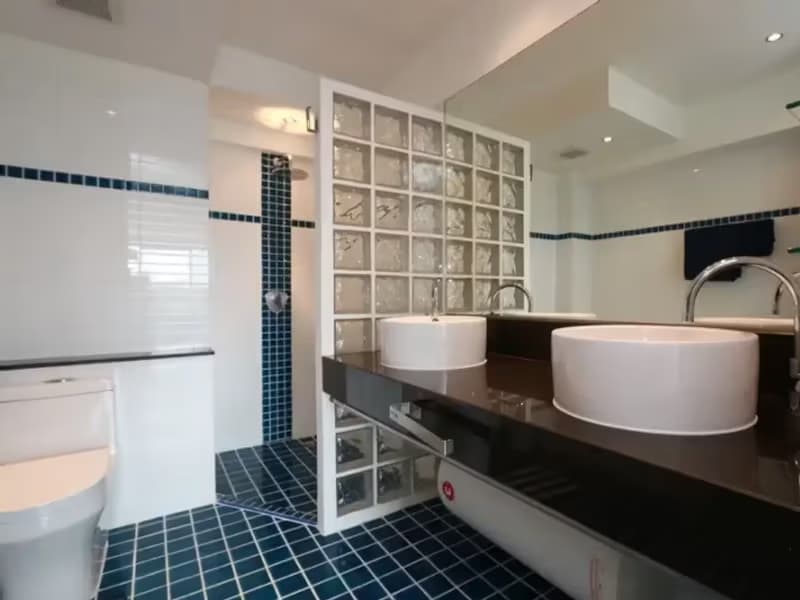 1 Bedroom Condo