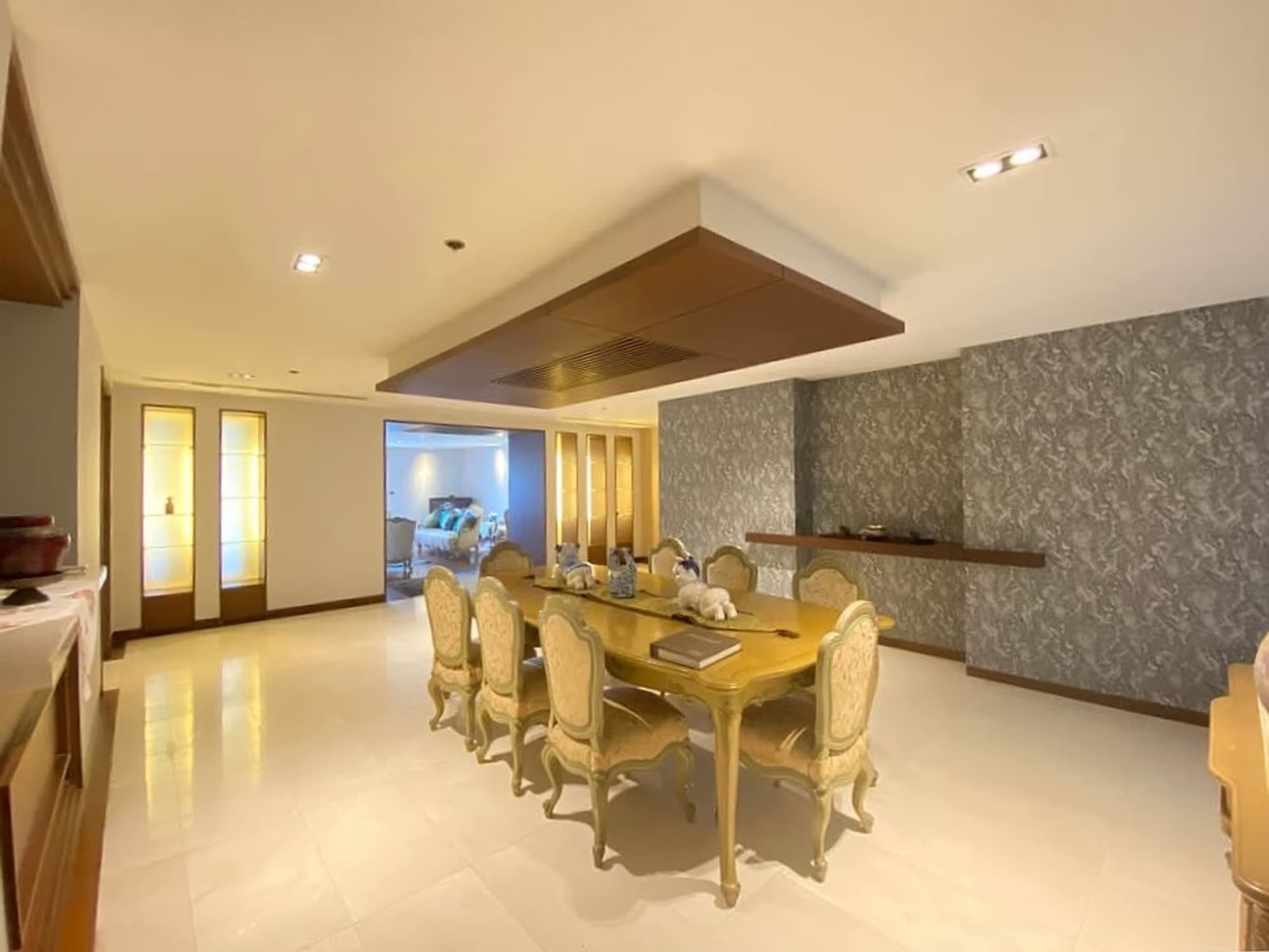 3 Bed Condo for Rent and Sale in Watthana - Image 2