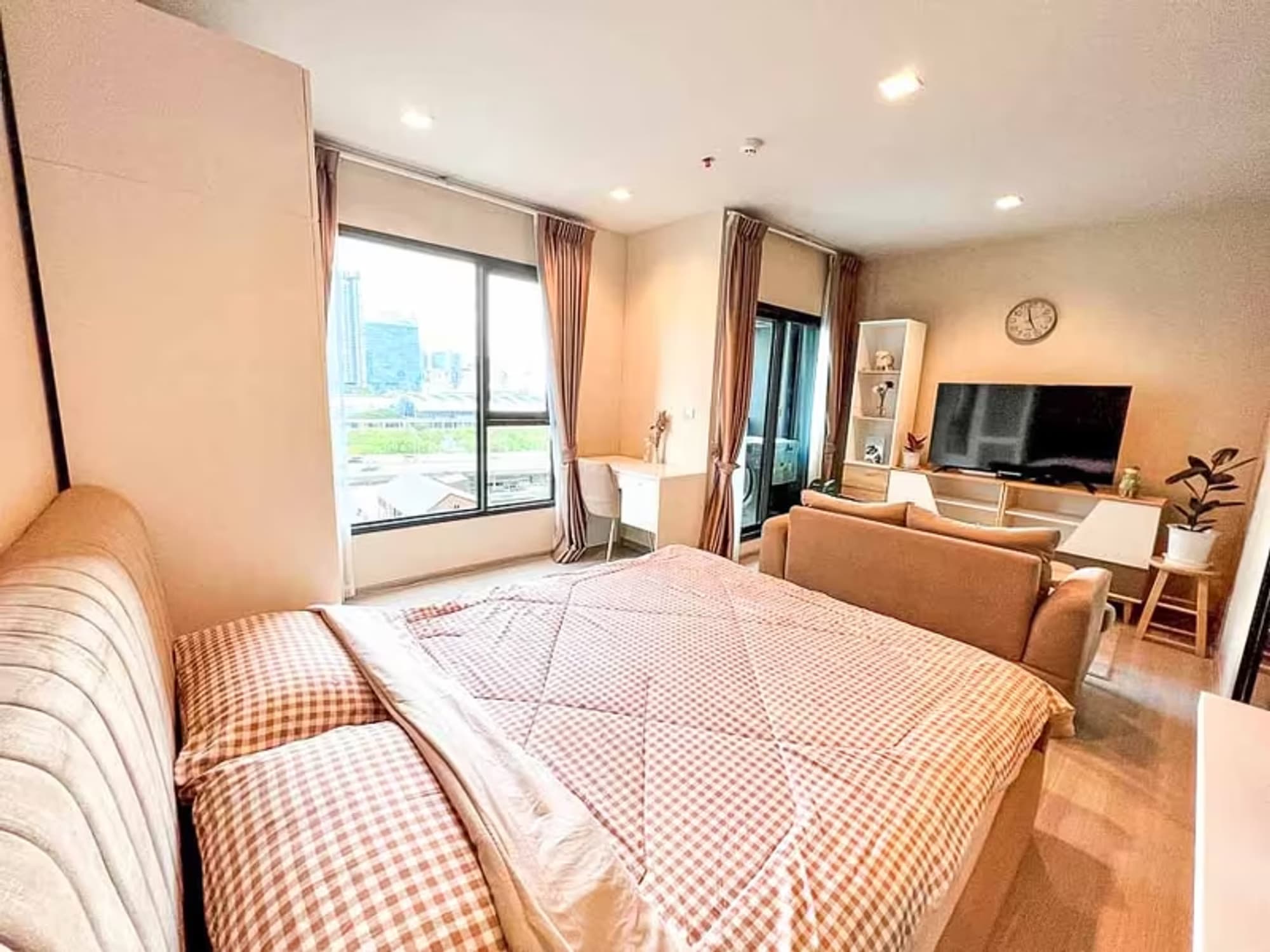 Condo for Sale at Life Asoke Rama 9 - Image 7