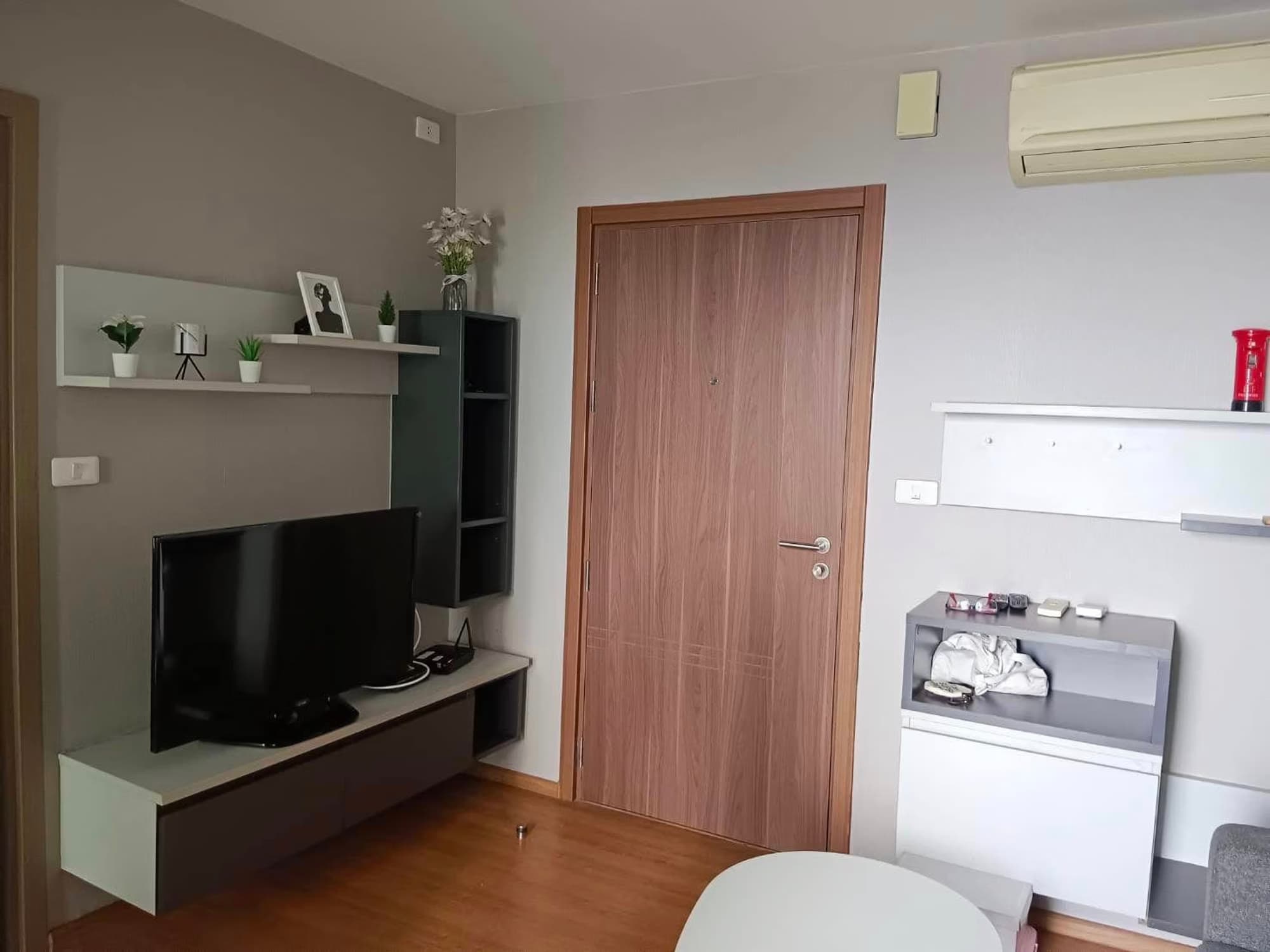 1 ห้องนอน Condo สำหรับ จำหน่าย ใกล้ On Nut BTS - Image 2