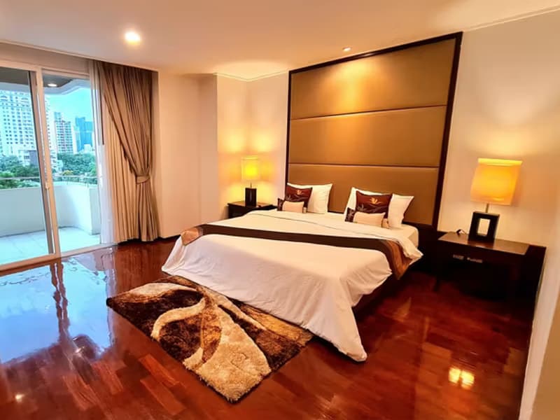 Piyathip Place Serviced Apartment