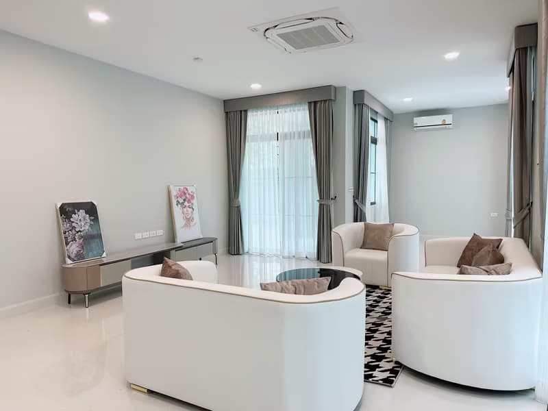 5 Bed House for Rent and Sale in Saphan Sung