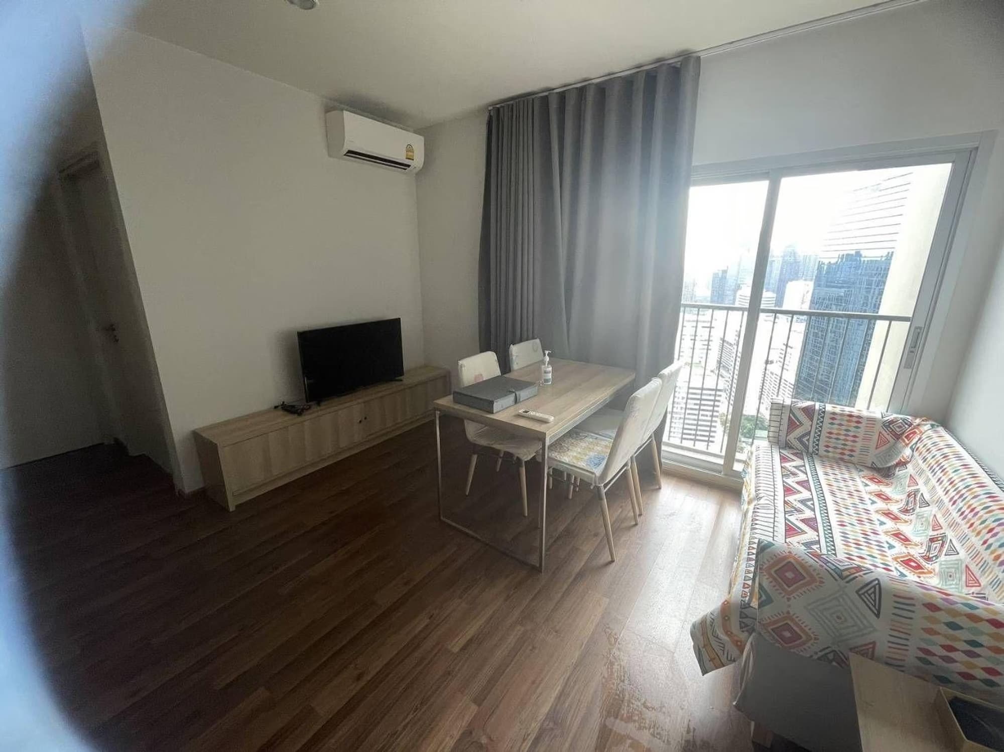 2 ห้องนอน คอนโด สำหรับ ขาย ใน Huai Khwang - Image 4