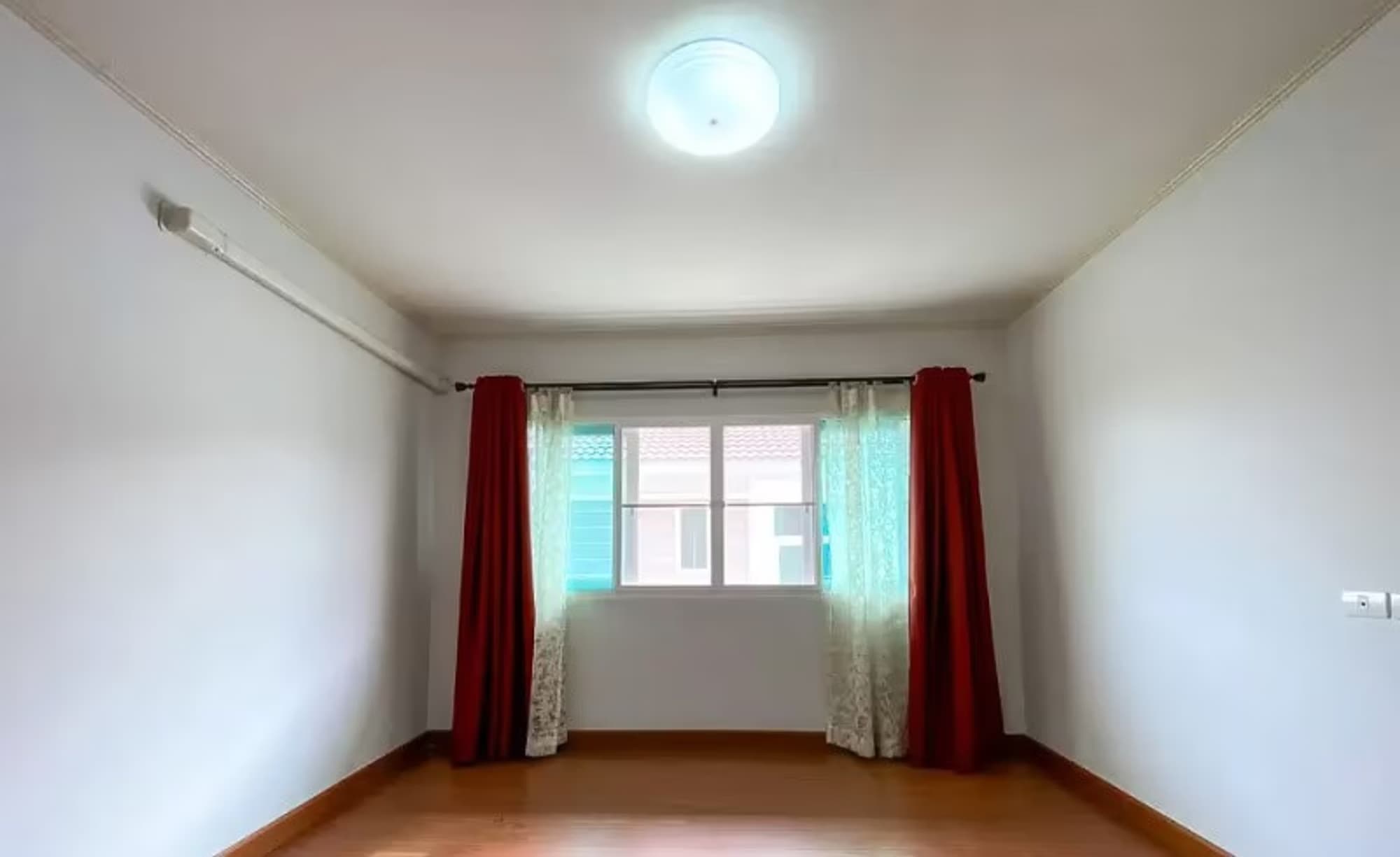 4 Bedroom House - Image 5