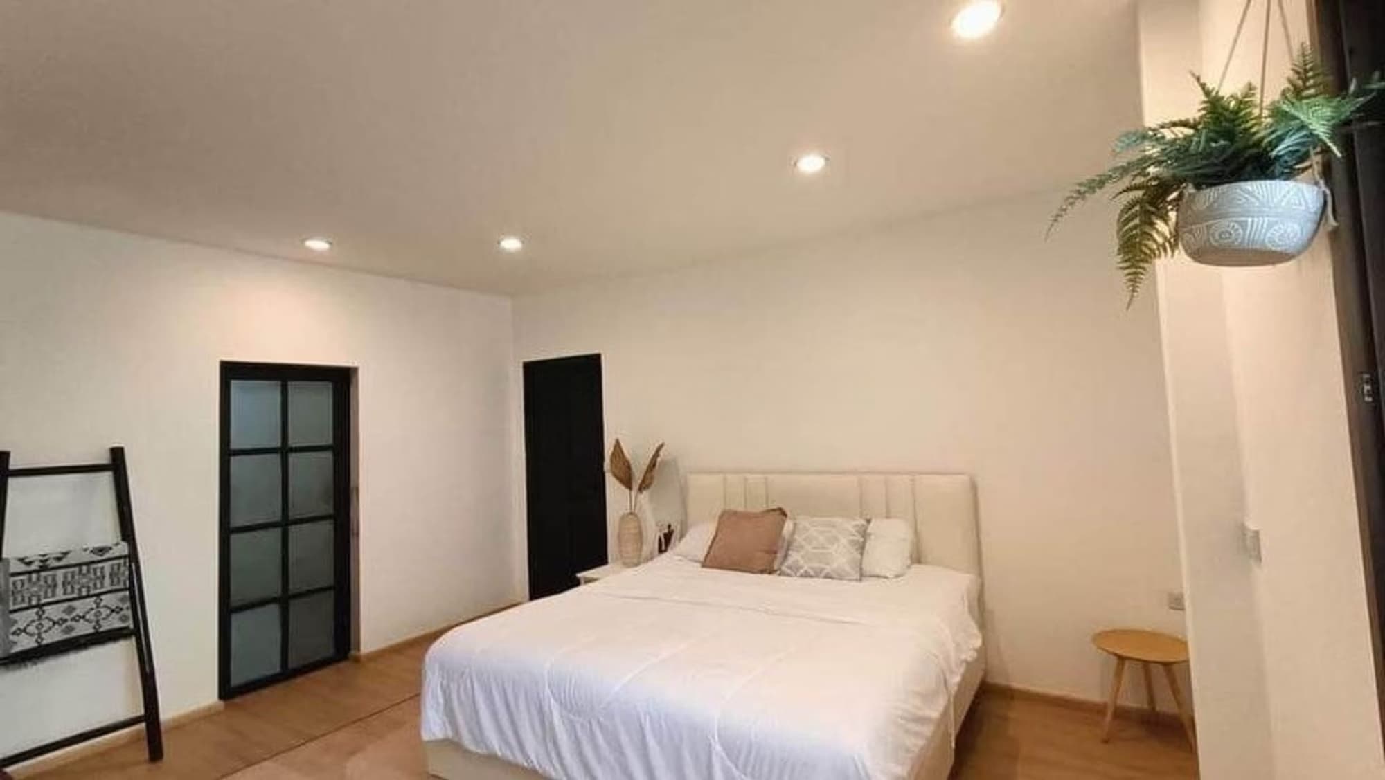 House for Rent in Pathum Wan Bangkok - Image 4