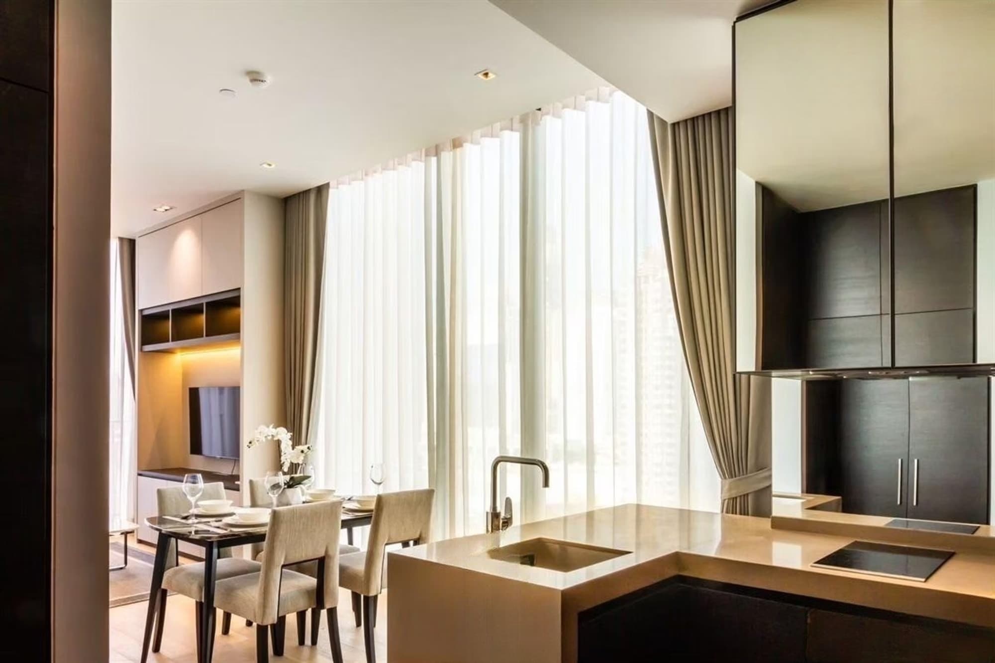 1 Bed Condo for Rent in Pathum Wan - Image 3