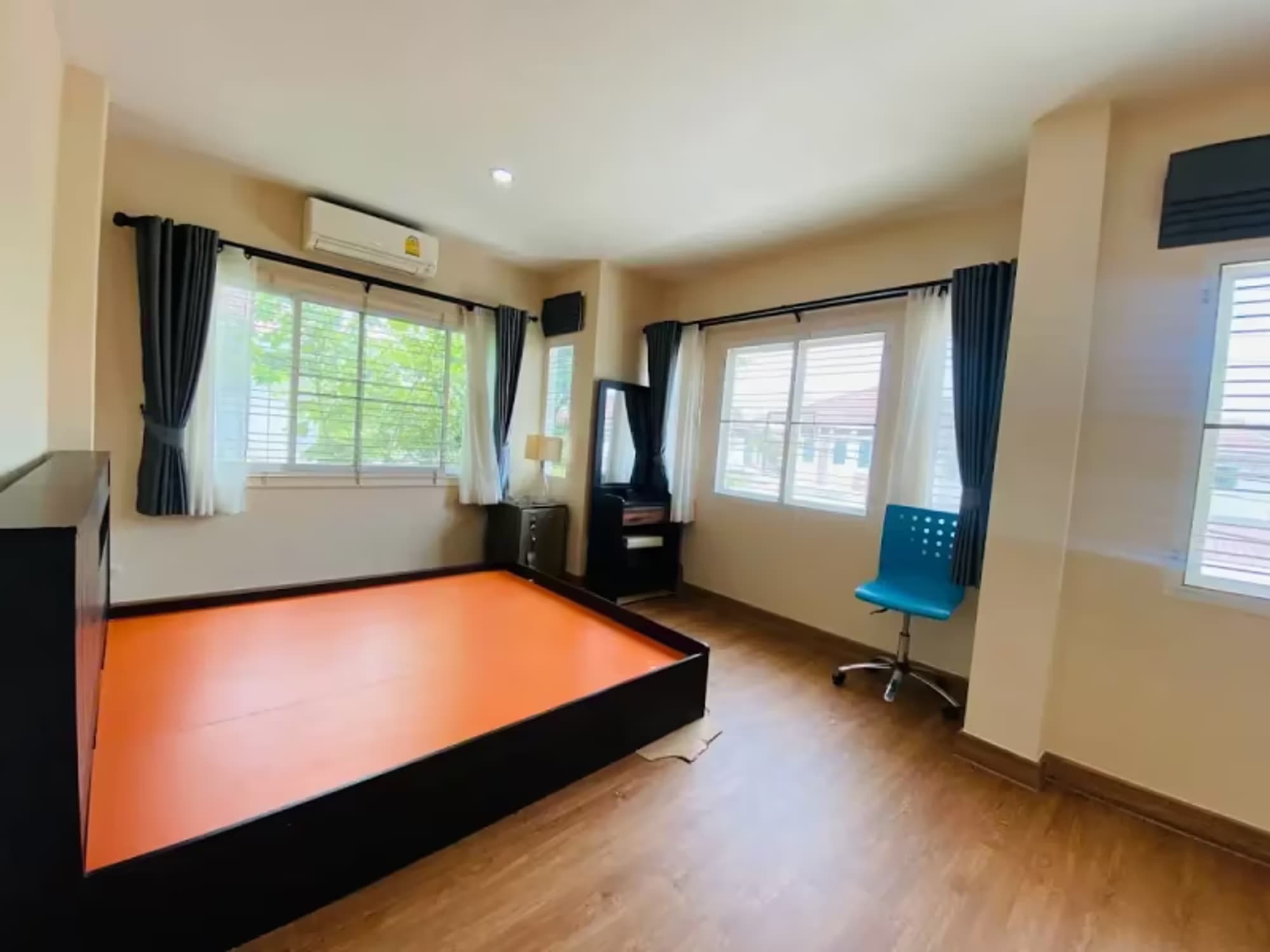 3 Bedroom House - Image 10