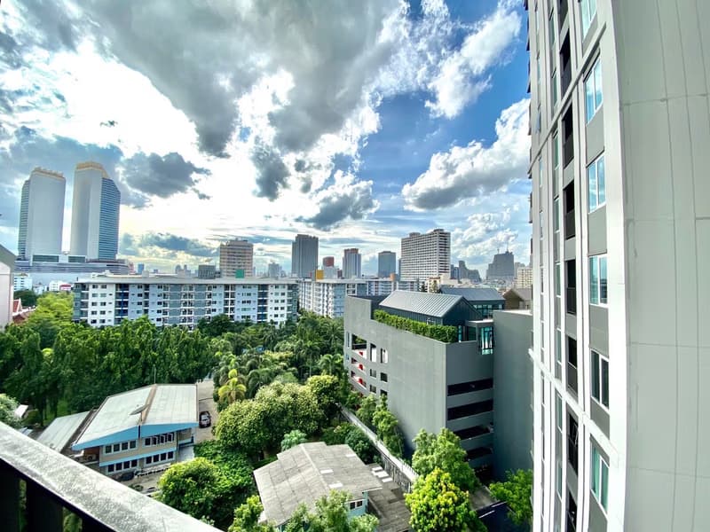 1 Bed Condo for Rent  Near Huai Khwang MRT
