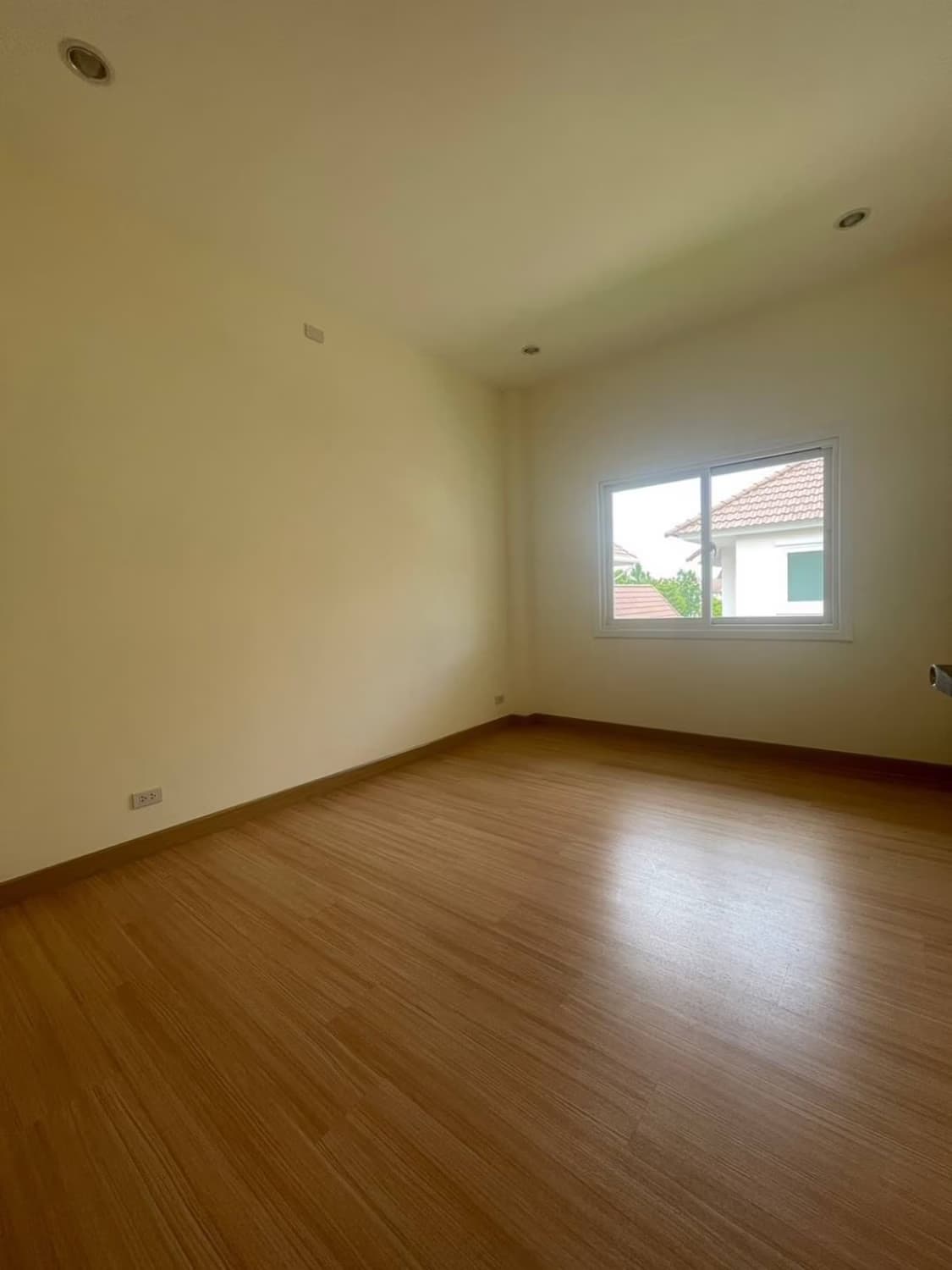 3 Bed House for Rent in San Kamphaeng - Image 3