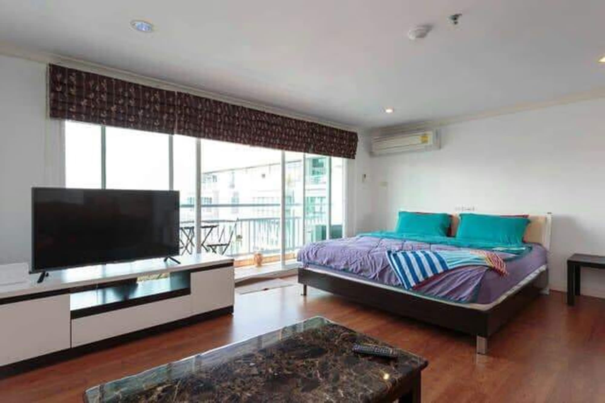 1 Bed Condo for Rent in Watthana - Image 1