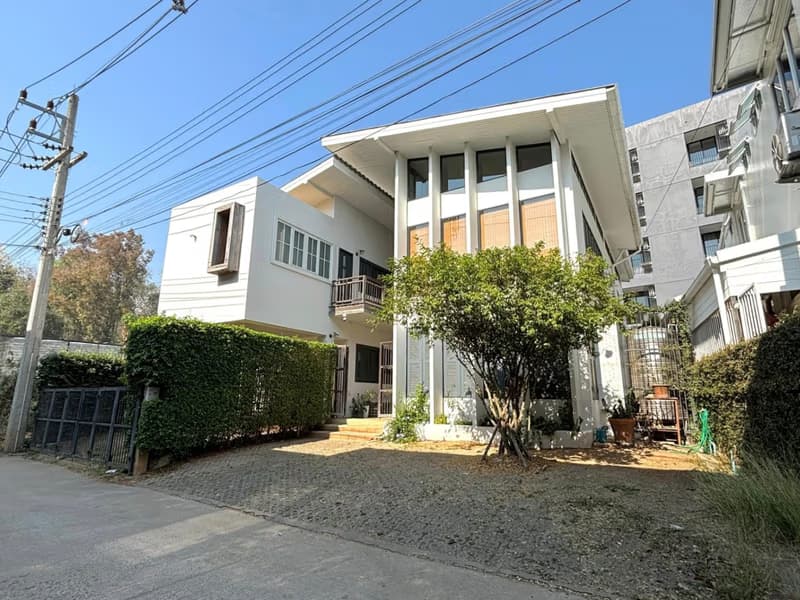 6 Bed House for Sale in Mueang Chiang Mai