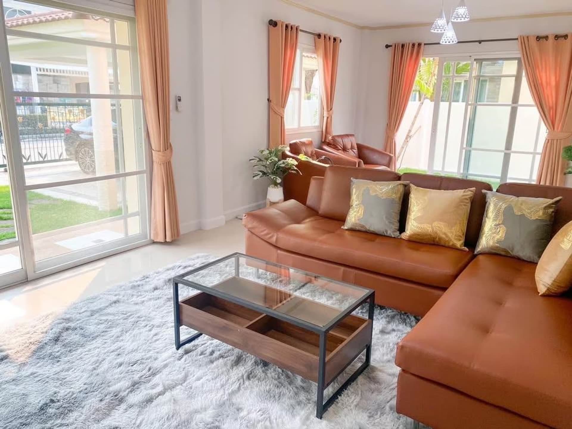 3 Bed House for Rent and Sale in Mueang Chiang Mai - Image 2