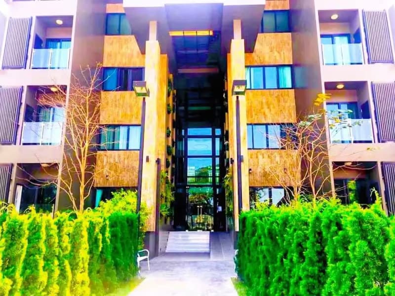 1 Bedroom Condo