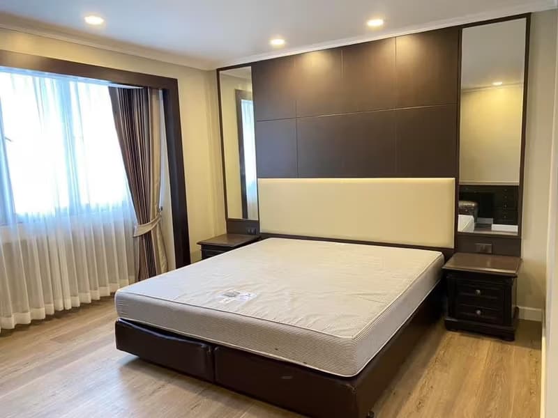 Condo for Sale at Omni Tower Sukhumvit Nana